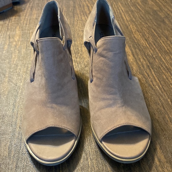 SUSINA Suede Ankle Boots w Open Toe, 7.5 - Picture 4 of 8